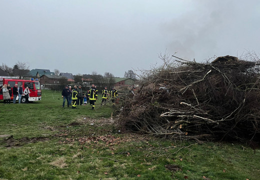 Osterfeuer – Bild 1