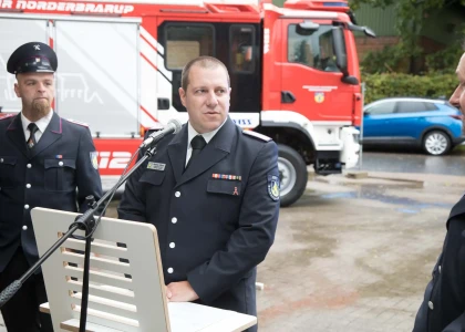 Feuerwehr Norderbrarup erhält Mehrzweckfahrzeug – Bild 38